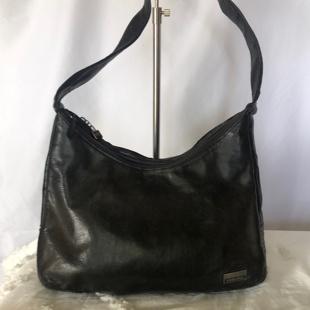 PERLINA vintage black leather shoulder bag. 3 way zipper openings. Holds 5 cards